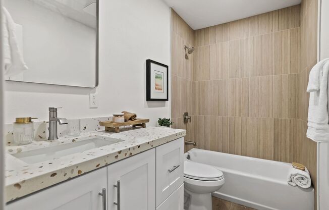 2 beds, 1 bath, 800 sqft, $2,475, Unit Unit 206