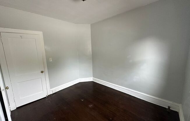 Studio, 1 bath, 600 sqft, $895, Unit Unit 6