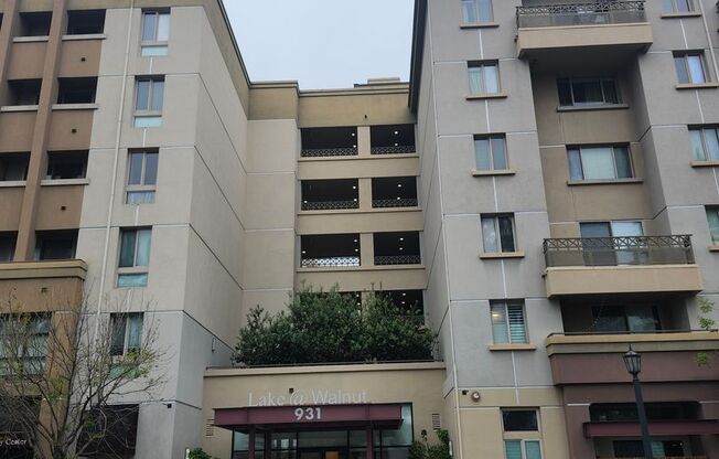 2 beds 2.5 bath condominium at Lake at Walnut in Pasadena