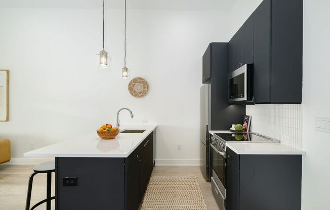 1 bed, 1 bath, 608 sqft, $1,549, Unit Unit 513