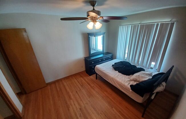 1 bed, 1 bath, 650 sqft, $999