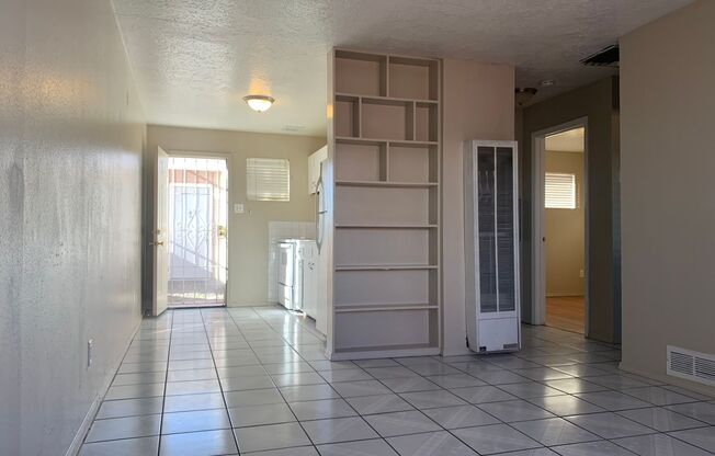 Spacious 2 Bedroom Apartment with Washer Included