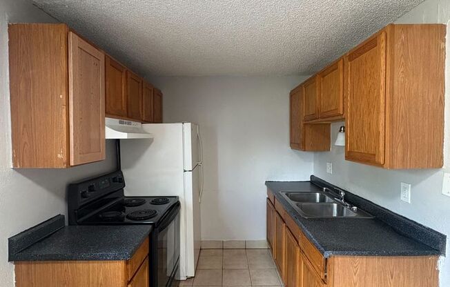 Modern Studio & 1-Bedroom Apartments in Convenient North Aurora Location