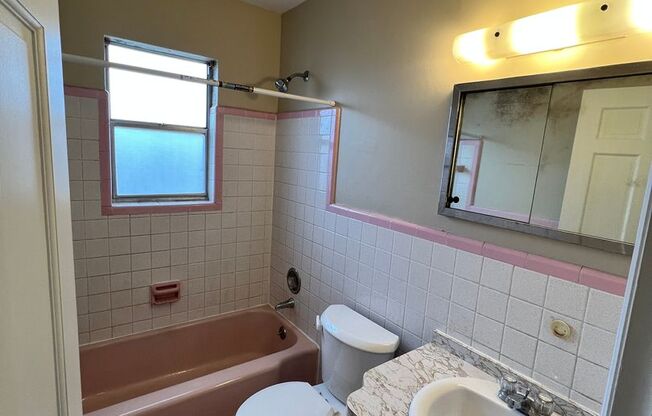 3 beds, 1.5 baths, 1,400 sqft, $1,600, Unit 2547