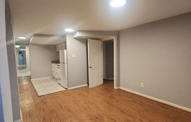 1 bed, 1 bath, $1,200, Unit 3A