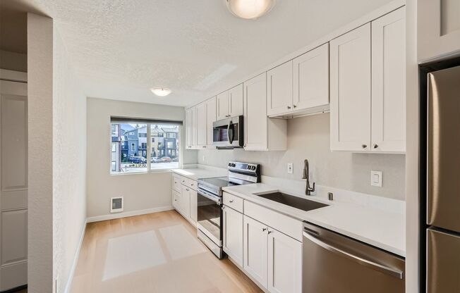 2 beds, 1.5 baths, 900 sqft, $2,195, Unit Unit 13