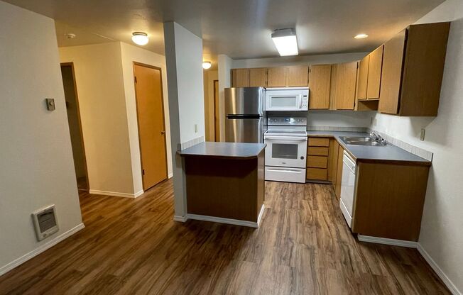 2 beds, 1.5 baths, 900 sqft, $1,600, Unit C105
