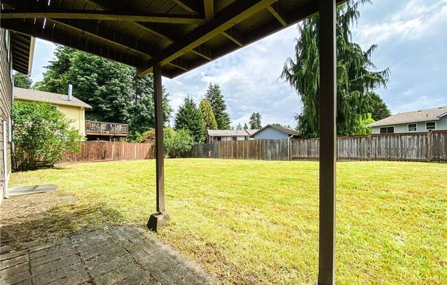 5 beds, 3 baths, $3,900