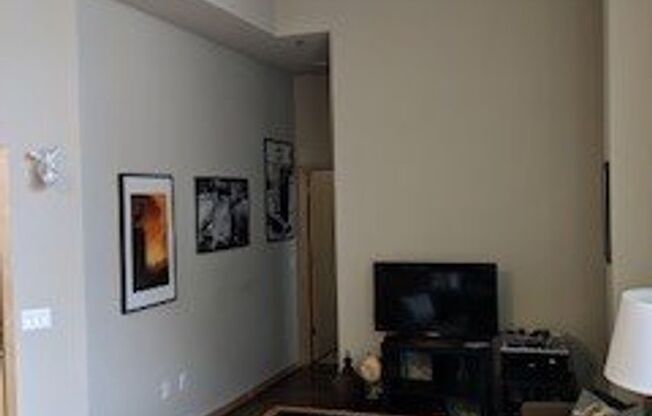 2 beds, 2 baths, 990 sqft, $2,000, Unit 301