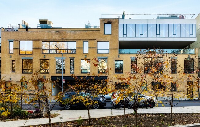 850 METROPOLITAN AVE