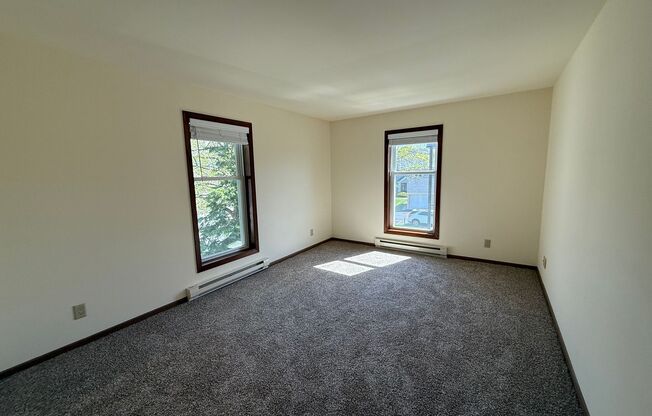2 beds, 1 bath, 1,008 sqft, $1,650, Unit 7717CF