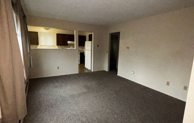 2 beds, 1 bath, $1,195, Unit 2