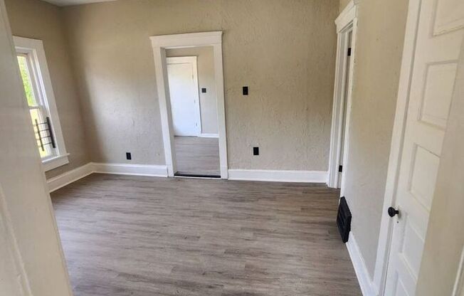 2531 E 80 ST