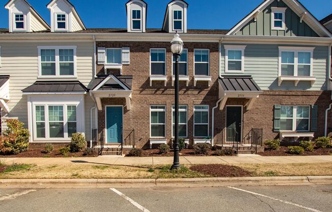 3 Bedroom Townhome Bonterra Village AVAILABLE AUGUST 2025