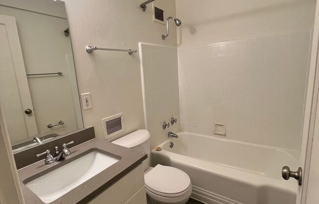 1 bed, 1 bath, 607 sqft, $1,425, Unit 404