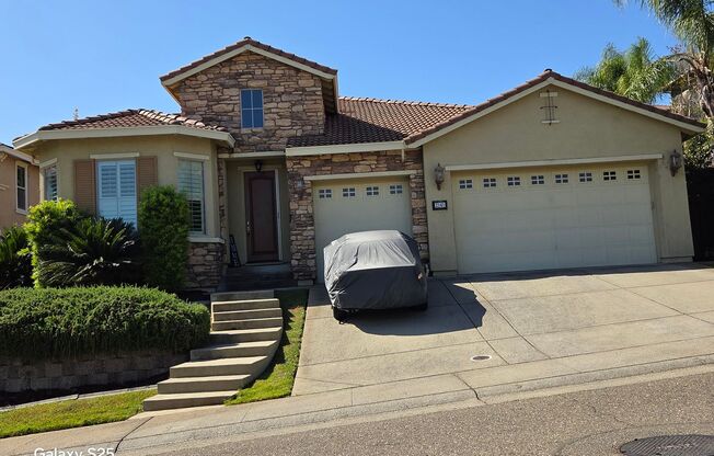 Large Single Story 3 Bedroom + Den - Empire Ranch