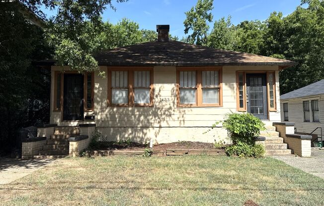 A0805-1433 Pecan Avenue