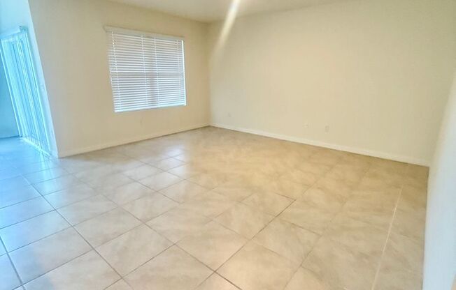 Beautiful Waterfront Home at Westside Murano in Kissimmee