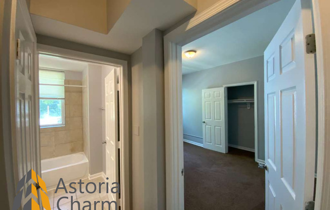 2210 Roslyn Ave