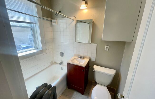 Studio, 1 bath, $695, Unit 16