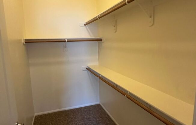 3 beds, 2 baths, $1,550, Unit # 2006