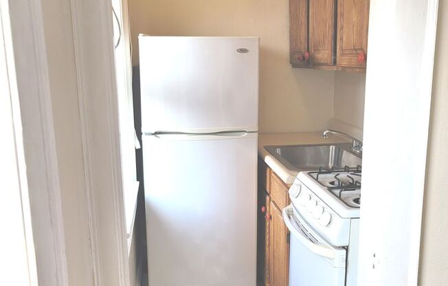 Studio, 1 bath, $775, Unit 305