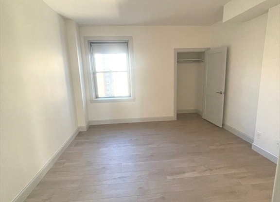 4 beds, 2 baths, 1,600 sqft, $7,995, Unit 701