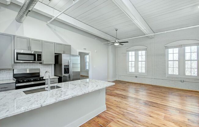 2 beds, 2 baths, 1,064 sqft, $1,850, Unit 211