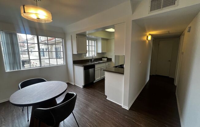 2 beds, 2 baths, 900 sqft, $2,645, Unit 202