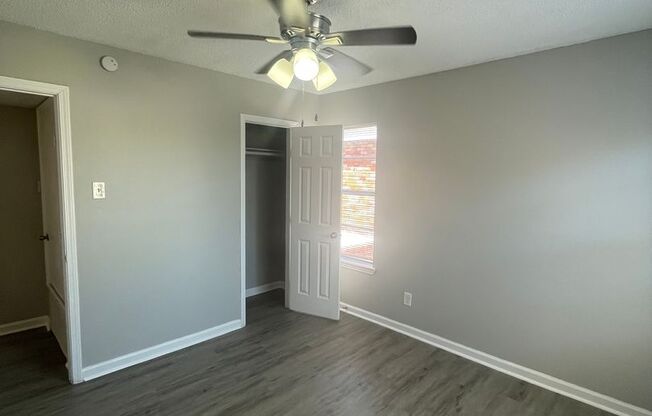 2 beds, 1.5 baths, 1,152 sqft, $1,100, Unit Apt #06