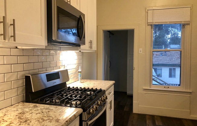 2 beds, 1 bath, $2,550