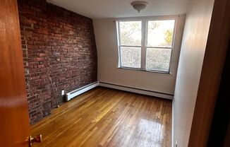 3 beds, 1 bath, $3,850, Unit 3