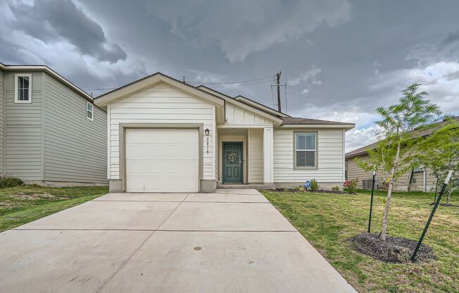 Cute & Cozy Home ~ 3/2 Single Story conveniently located to Randolph AFB and Ft Sam