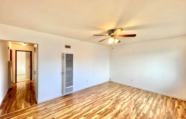 Newly remodeled 3BR/1BA House Available in Clairemont W/ Yard, W/D, & Garage!