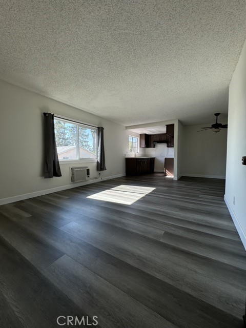 2 beds, 1.5 baths, 750 sqft, $2,300