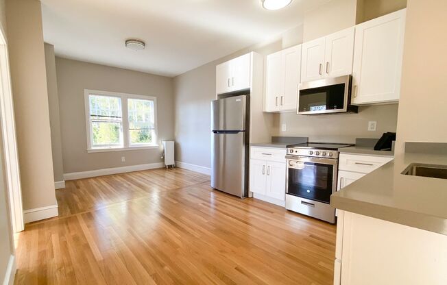 3 beds, 1 bath, $4,395, Unit 1850 07 - Furnished