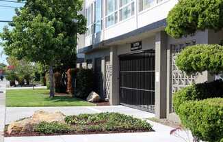 3633 Colegrove Apartments entrance