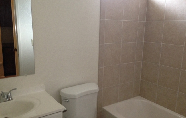 Beautiful & Large 2bd/ 2ba Condo