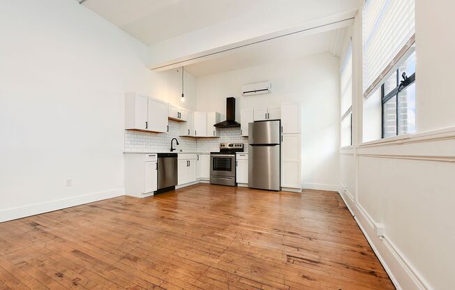 1 bed, 1 bath, 400 sqft, $1,250, Unit Bowtie High-211