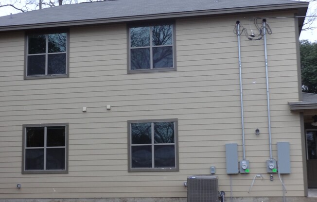 1103 W Martin Luther King