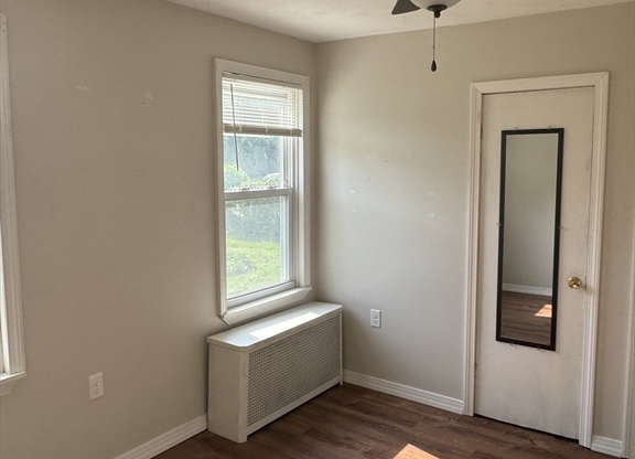 3 beds, 1 bath, $2,275, Unit 1