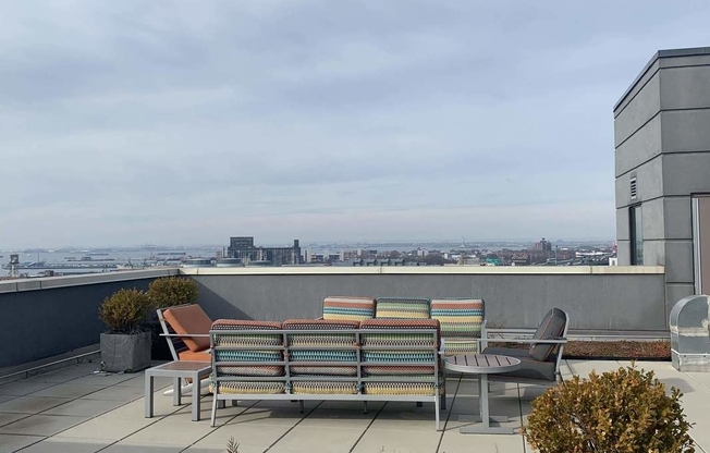 548 4 AVE