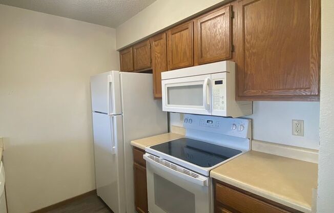 2 beds, 2 baths, 700 sqft, $1,125, Unit #10