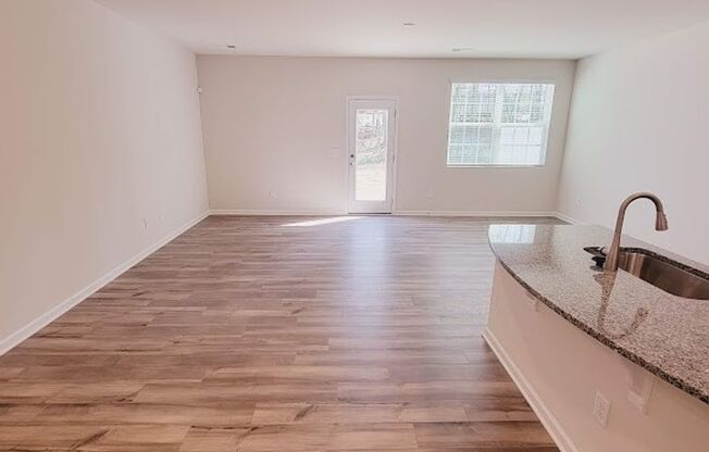 Nice 3BR/2.5 BA Townhouse in Steel Creeks Chateau Neighborhood