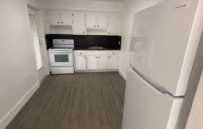 2 Bed/ 1 Bath -Central location - Parking