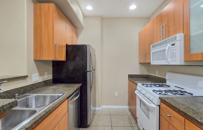 2 beds, 2 baths, $1,525, Unit UNIT 1116