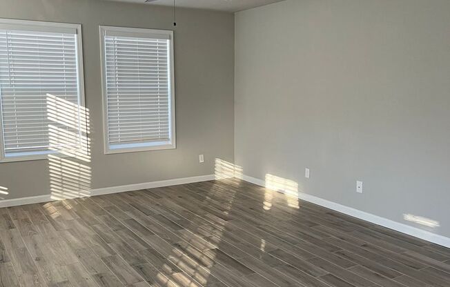 NEW CONSTRUCTION 3 bed 2 bath duplex