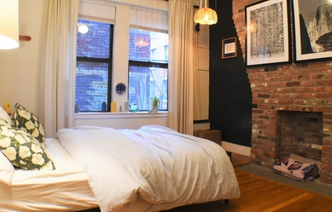 3 beds, 1 bath, $4,675, Unit 1
