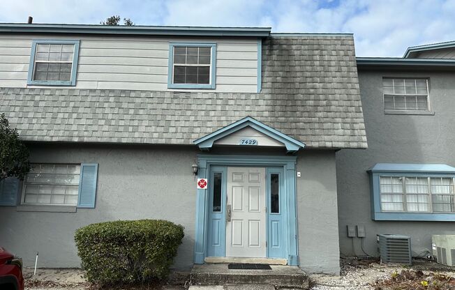 Fully Furnished 2/2 Condo!