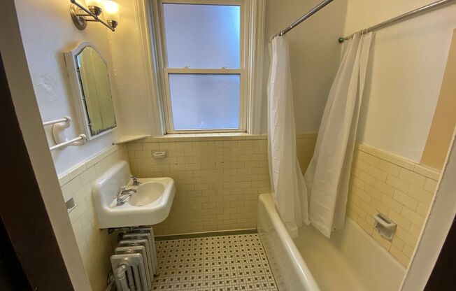 Studio, 1 bath, 400 sqft, $795, Unit 321